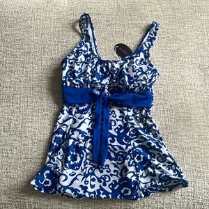 Avid Love Swimsuit Top Small NEW